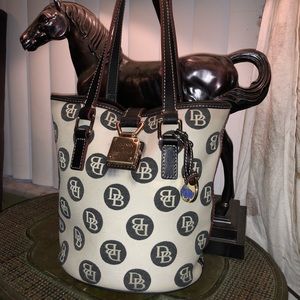 Dooney & Bourke bucket bag